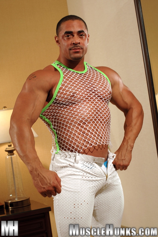 Eddie-Camacho-Muscle-Hunks-nude-gay-bodybuilders-porn-muscle-men-muscled-hunks-big-uncut-cocks-tattooed-ripped-08-gallery-video-photo