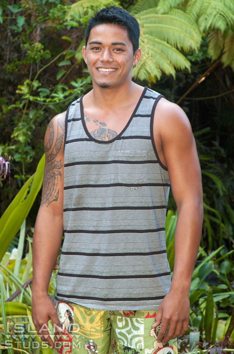 island studs  Keoni 