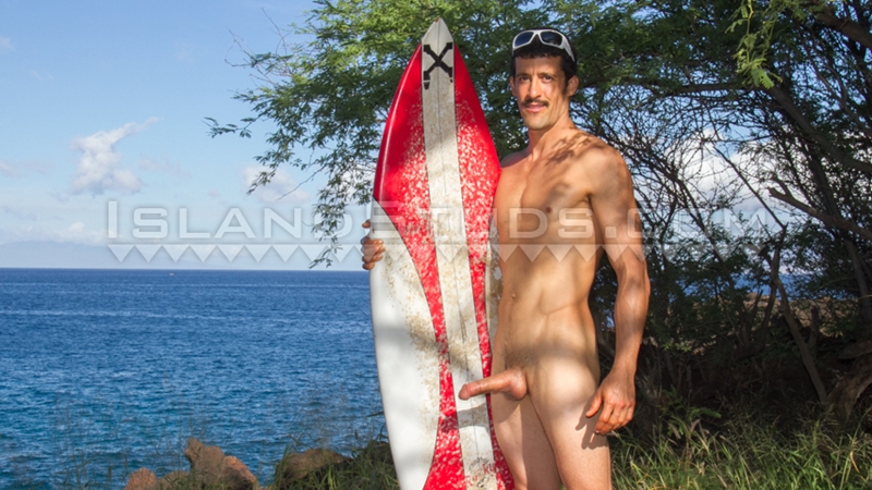800px x 450px - Horny hung Italian New York surfer Hugo rides the waves ...
